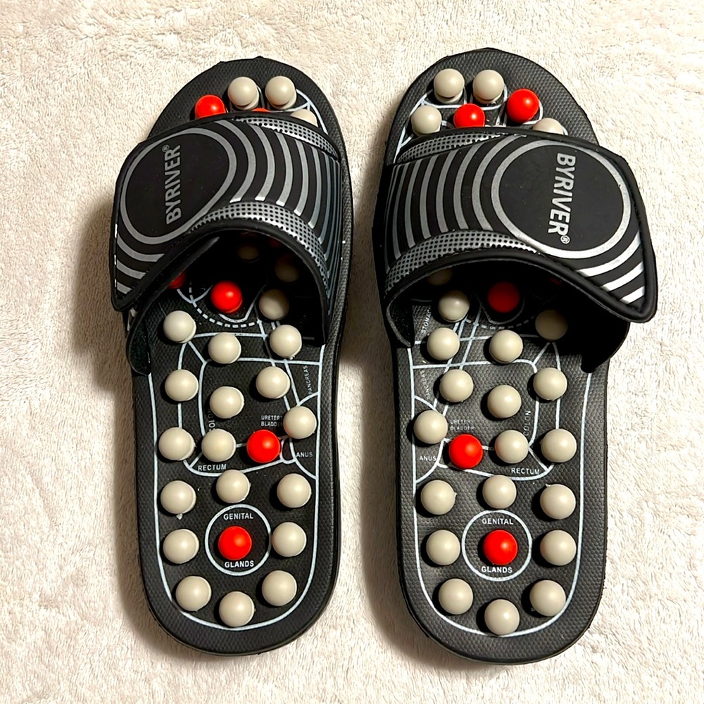 BYRIVER. Reflexology Acupressure Massage Slippers. NWOT Size Women 7-8.5